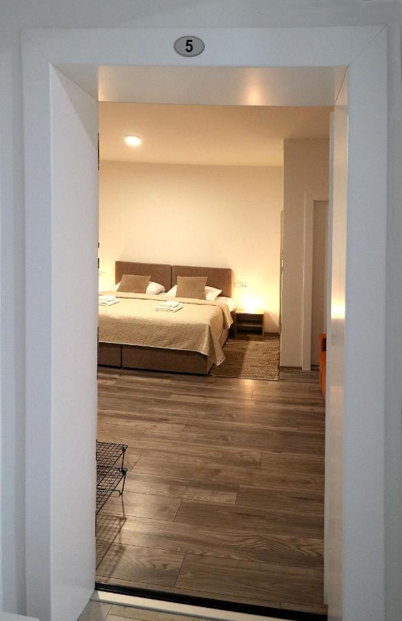 Apartmani I Sobe Laganini Nova Gradiska Exterior photo